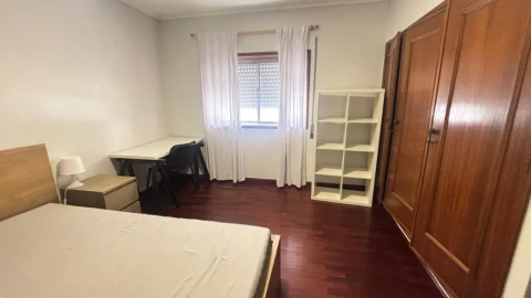 Quarto para Arrendamento em Glória e Vera Cruz