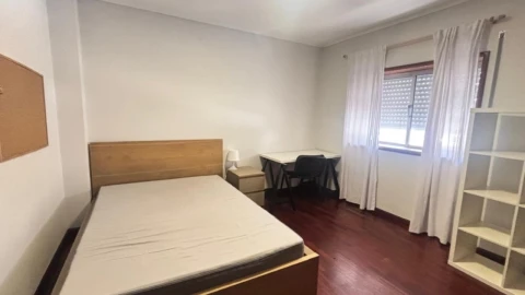 Quarto para Arrendamento em Glória e Vera Cruz