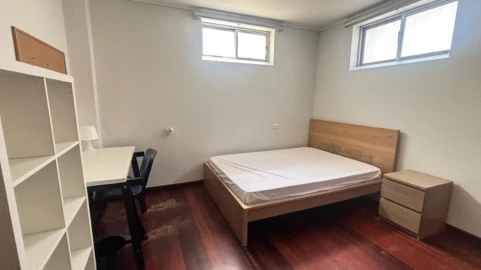 Quarto para Arrendamento em Glória e Vera Cruz