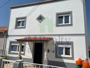 Moradia T2 para Venda em Atouguia da Baleia