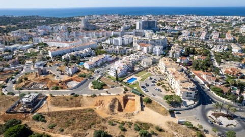 Terreno para Venda em Albufeira e Olhos de Água
