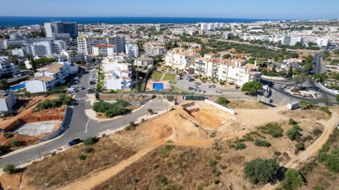 Terreno para Venda em Albufeira e Olhos de Água