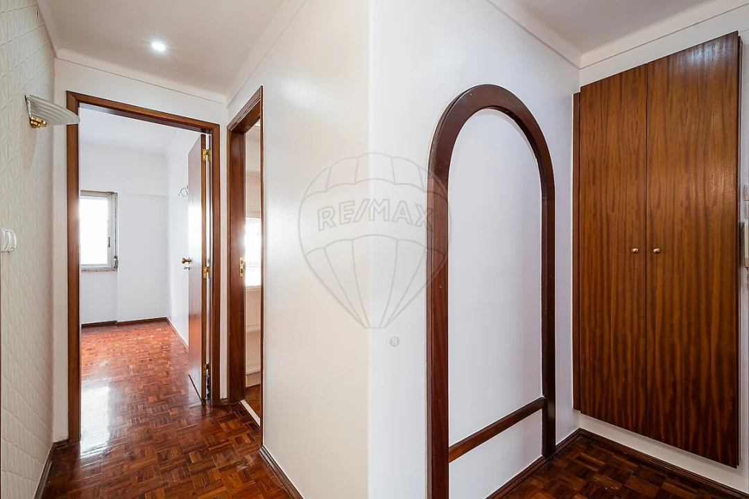Apartamento T2 para Venda em Sacavém e Prior Velho Foto 7