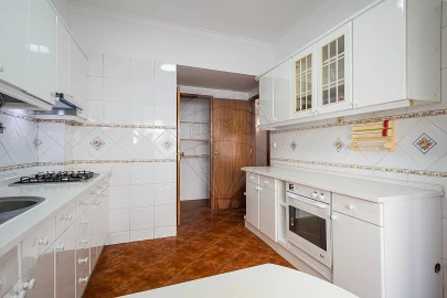Apartamento T2 para Venda em Sacavém e Prior Velho