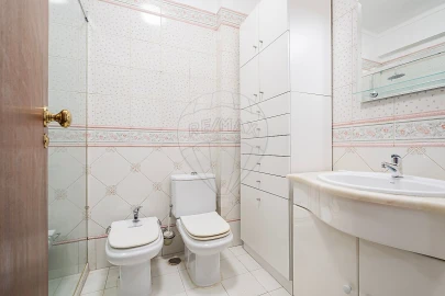 Apartamento T2 para Venda em Sacavém e Prior Velho