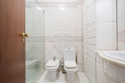 Apartamento T2 para Venda em Sacavém e Prior Velho