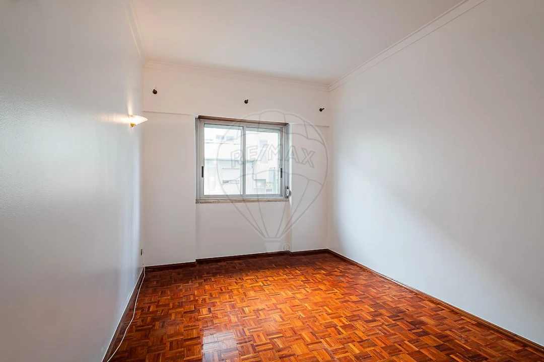 Apartamento T2 para Venda em Sacavém e Prior Velho Foto 4