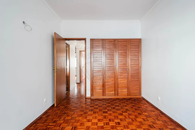 Apartamento T2 para Venda em Sacavém e Prior Velho Foto 6