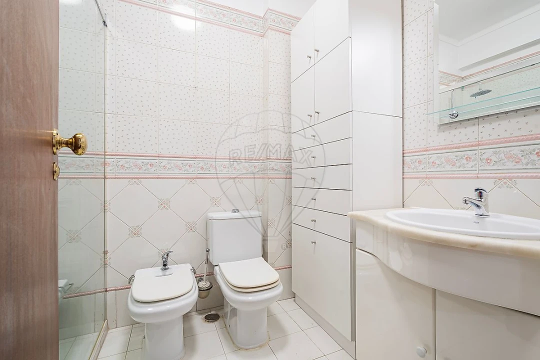 Apartamento T2 para Venda em Sacavém e Prior Velho Foto 11