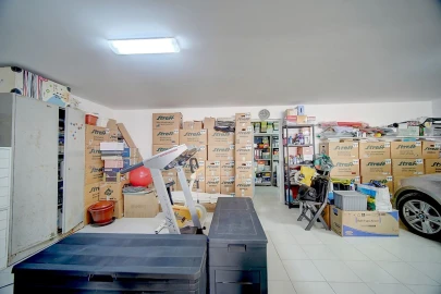 Moradia T4 para Venda em Alcantarilha e Pêra