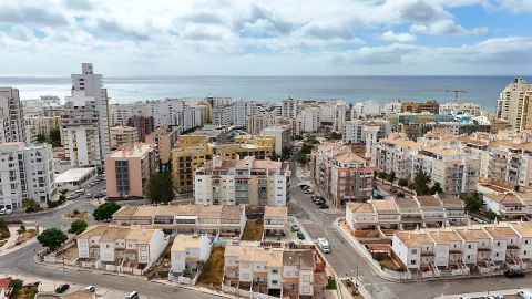 Moradia T4 para Venda em Alcantarilha e Pêra