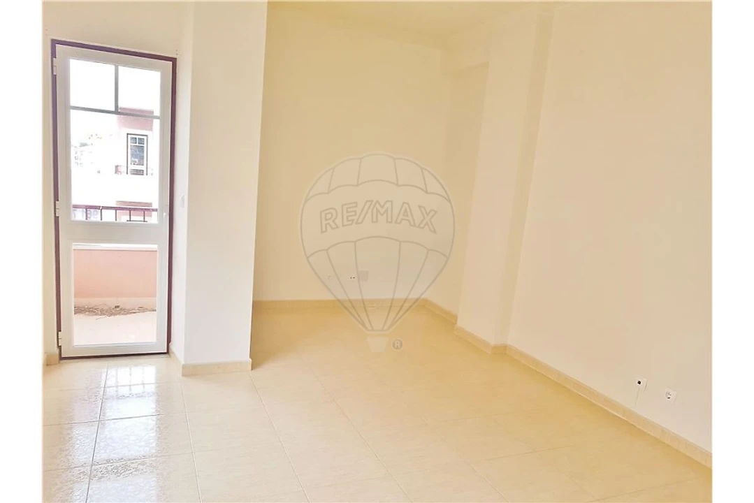 Apartamento T2 para Arrendamento em Cartaxo e Vale da Pinta Foto 1