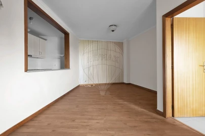 Apartamento T1 para Arrendamento em Mafamude e Vilar do Paraíso