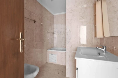 Apartamento T1 para Arrendamento em Mafamude e Vilar do Paraíso