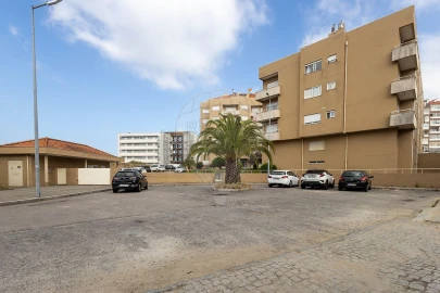 Apartamento T1 para Arrendamento em Mafamude e Vilar do Paraíso