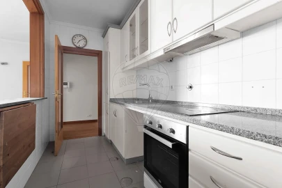 Apartamento T1 para Arrendamento em Mafamude e Vilar do Paraíso