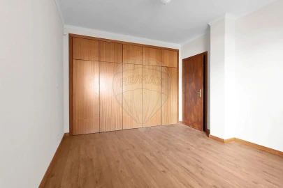 Apartamento T1 para Arrendamento em Mafamude e Vilar do Paraíso