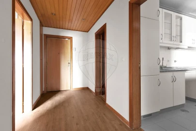 Apartamento T1 para Arrendamento em Mafamude e Vilar do Paraíso