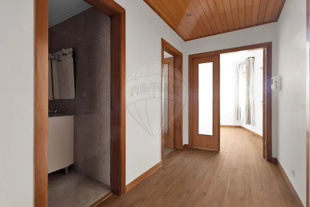 Apartamento T1 para Arrendamento em Mafamude e Vilar do Paraíso Foto 7