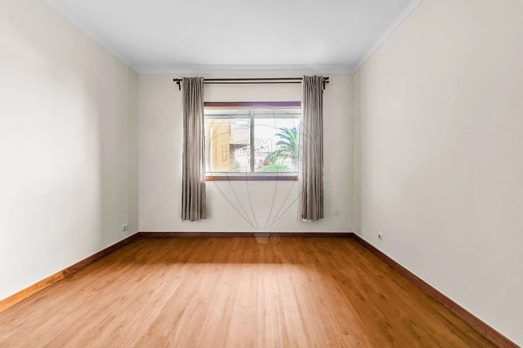Apartamento T1 para Arrendamento em Mafamude e Vilar do Paraíso Foto 2