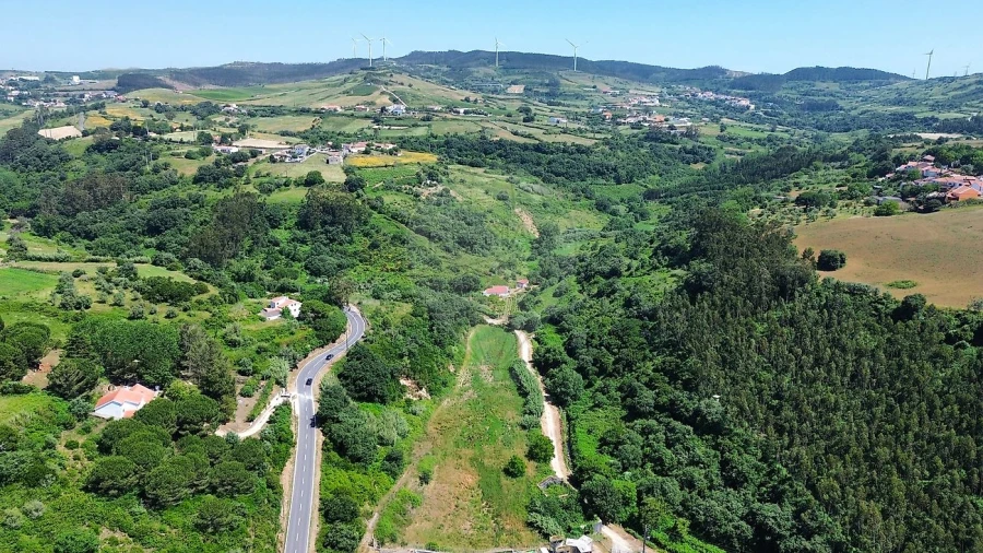Armazém para Venda em Santo Quintino Foto 2