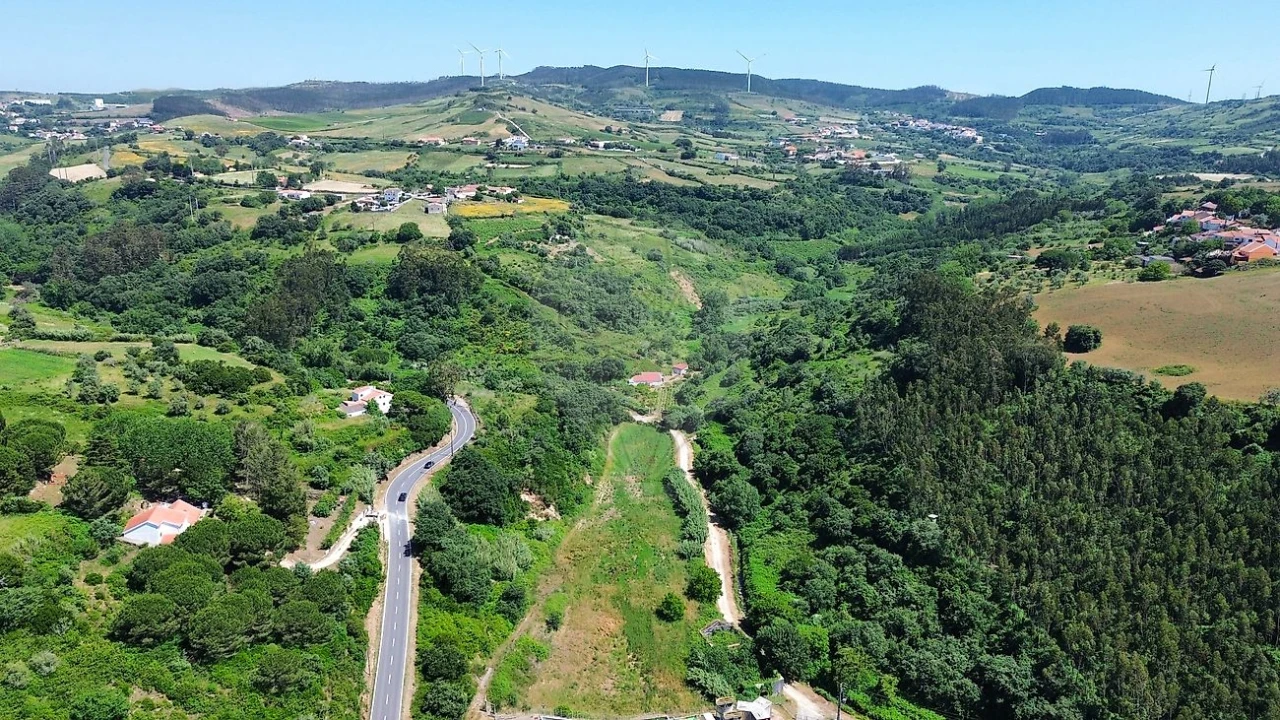 Armazém para Venda em Santo Quintino Foto 2