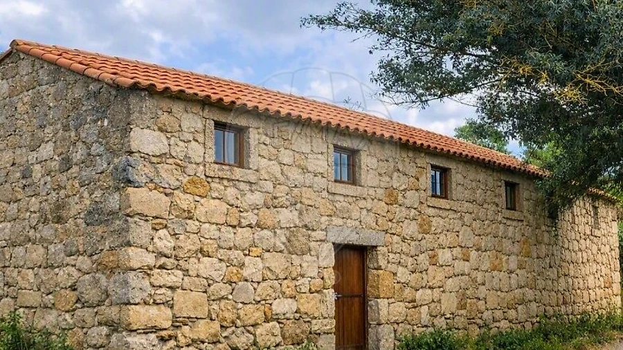 Armazém para Venda em Santo Quintino