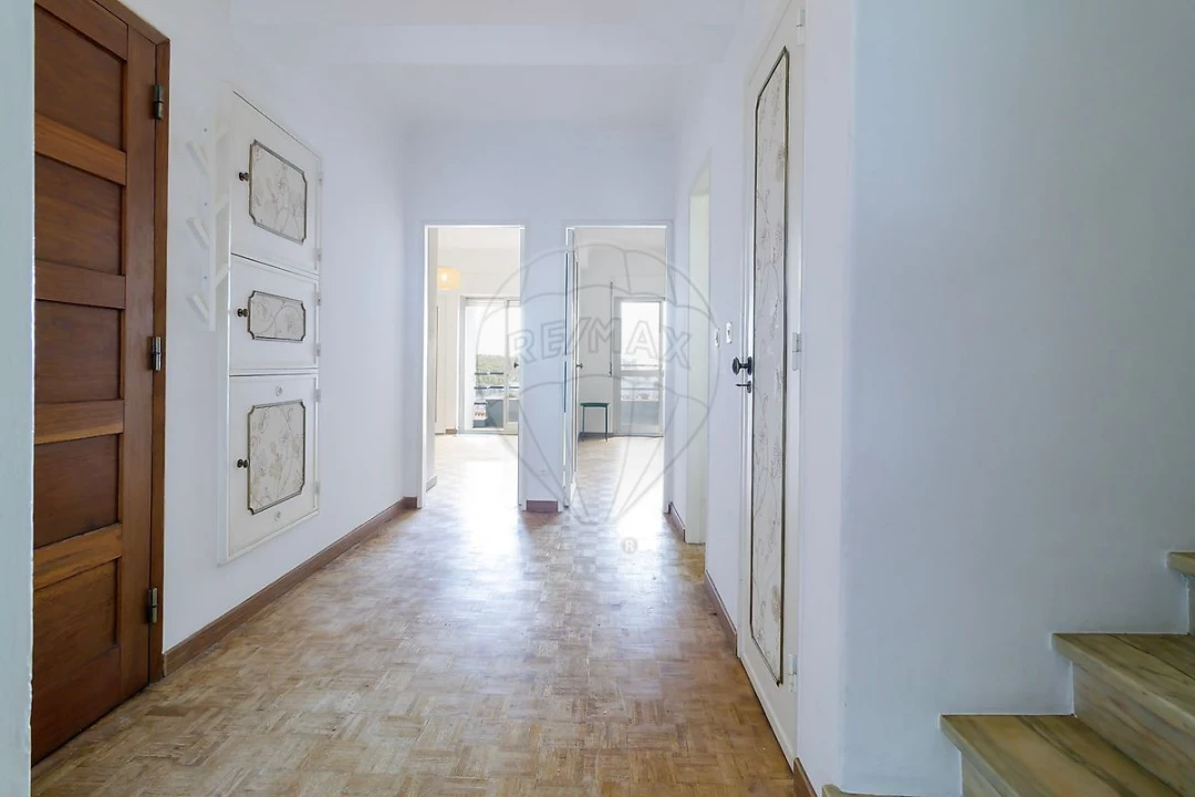 Apartamento T4 para Venda em Rio de Mouro Foto 14