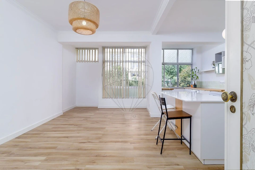Apartamento T4 para Venda em Rio de Mouro Foto 11
