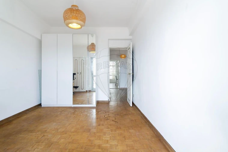 Apartamento T4 para Venda em Rio de Mouro Foto 8