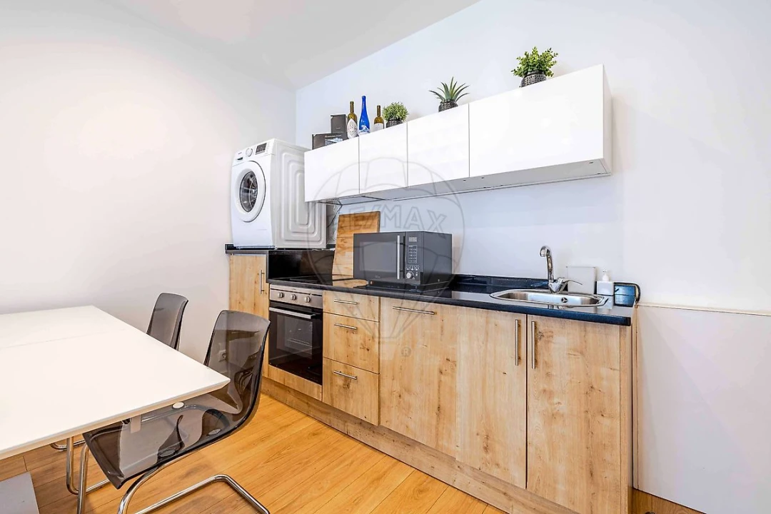 Apartamento T6 para Venda em Santo António Foto 1