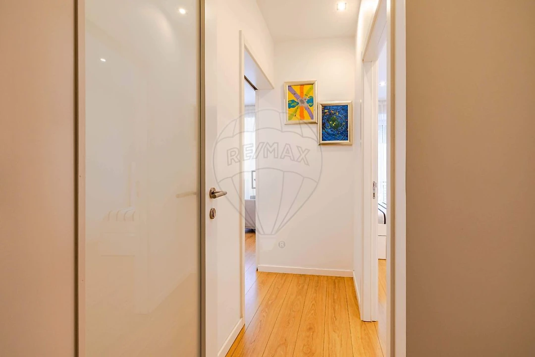 Apartamento T6 para Venda em Santo António Foto 3