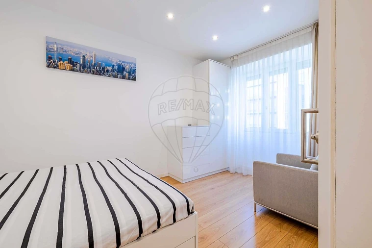 Apartamento T6 para Venda em Santo António Foto 5