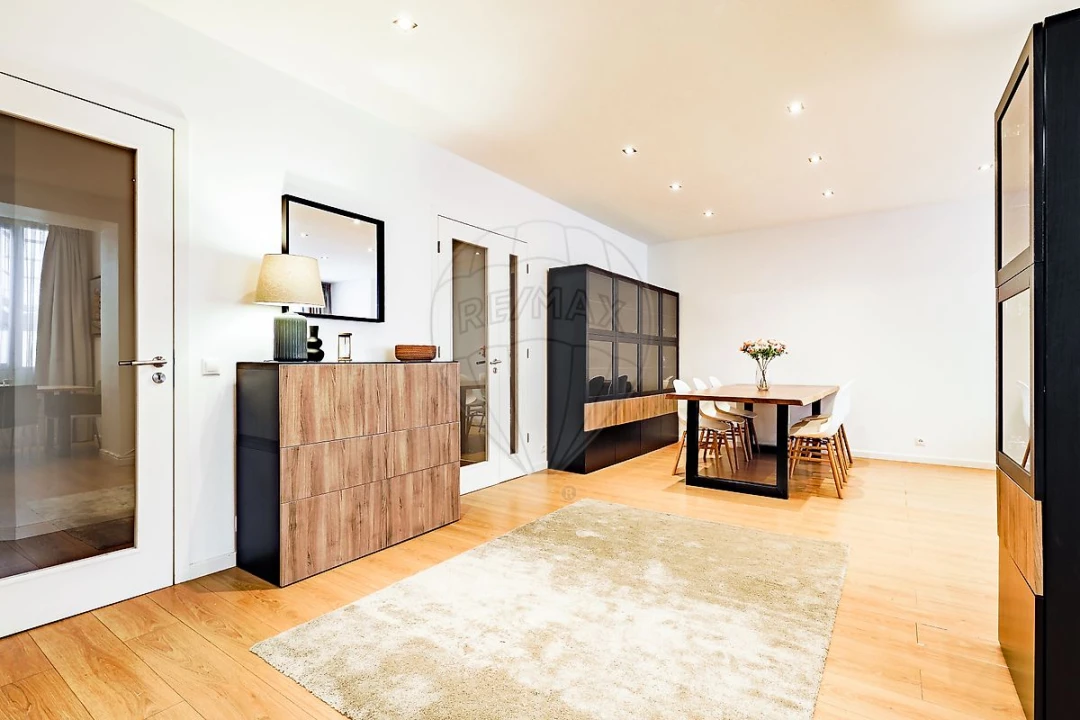 Apartamento T6 para Venda em Santo António Foto 15