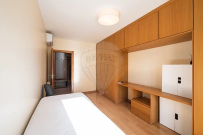 Apartamento T3 para Arrendamento em Parque das Nações