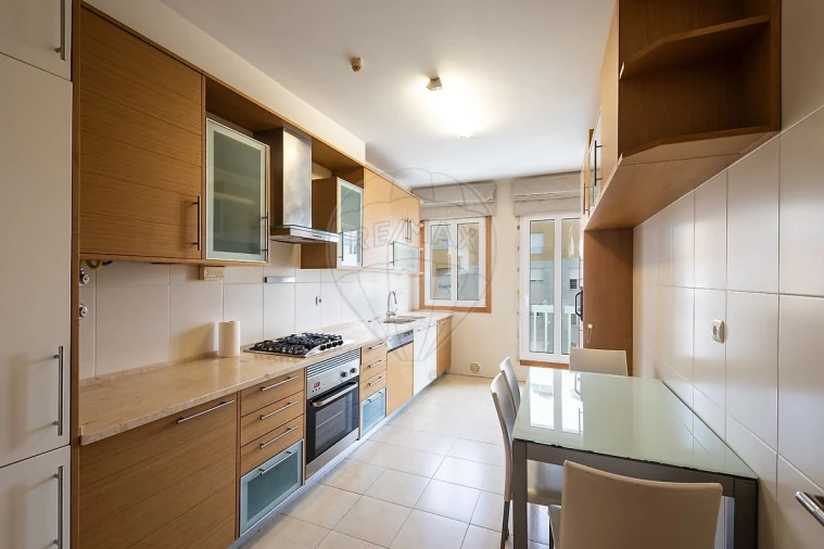 Apartamento T3 para Arrendamento em Parque das Nações Foto 17