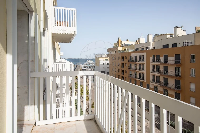 Apartamento T3 para Arrendamento em Parque das Nações Foto 10