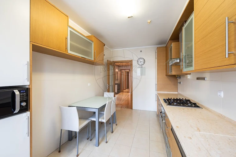 Apartamento T3 para Arrendamento em Parque das Nações Foto 21