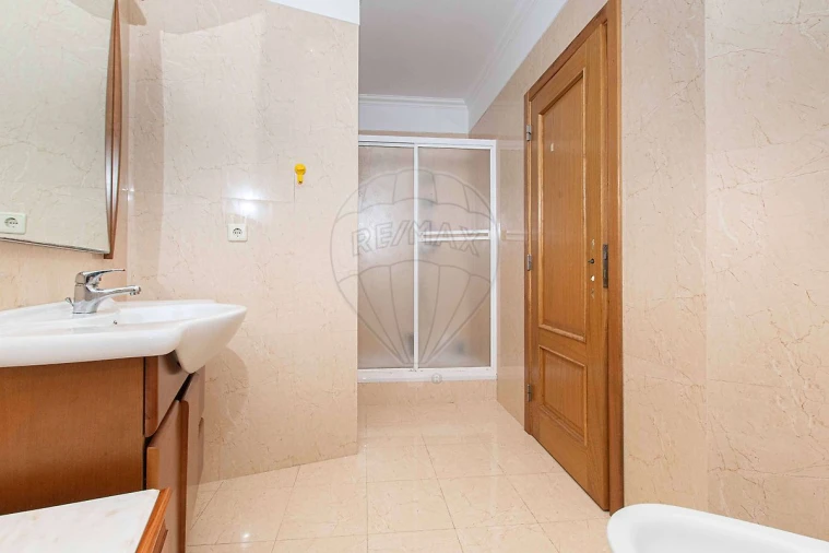 Apartamento T2 para Venda em Alverca do Ribatejo e Sobralinho Foto 3
