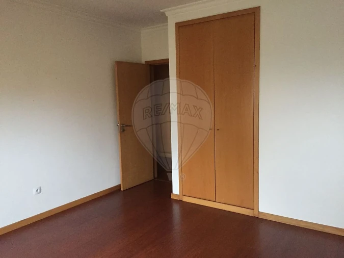Apartamento T2 para Arrendamento em Ovar, São João, Arada e São Vicente de Pereira Jusã Foto 3