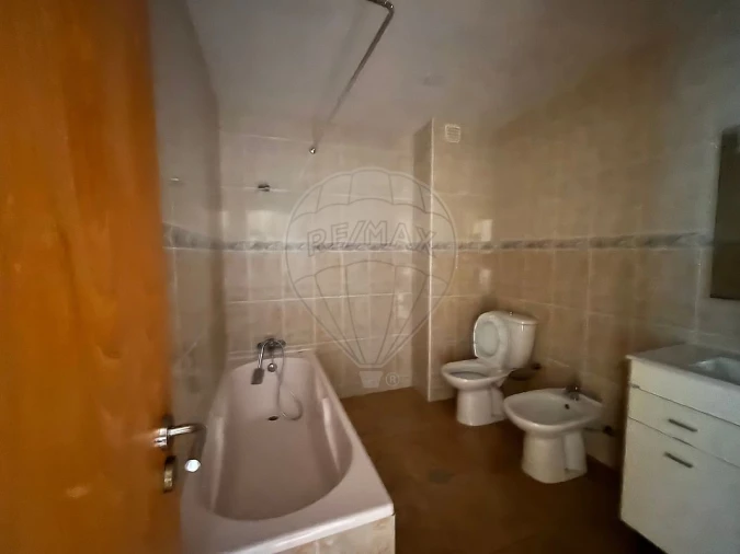 Apartamento T2 para Arrendamento em Ovar, São João, Arada e São Vicente de Pereira Jusã Foto 7