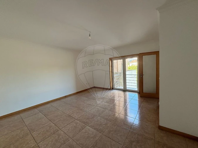 Apartamento T2 para Arrendamento em Ovar, São João, Arada e São Vicente de Pereira Jusã Foto 9