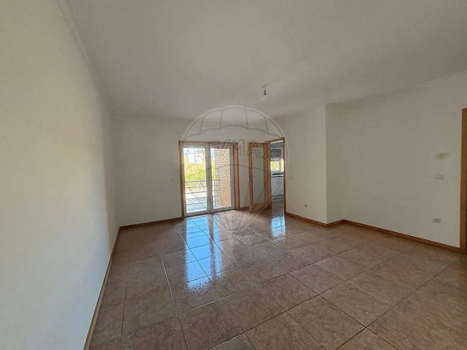 Apartamento T2 para Arrendamento em Ovar, São João, Arada e São Vicente de Pereira Jusã Foto 14