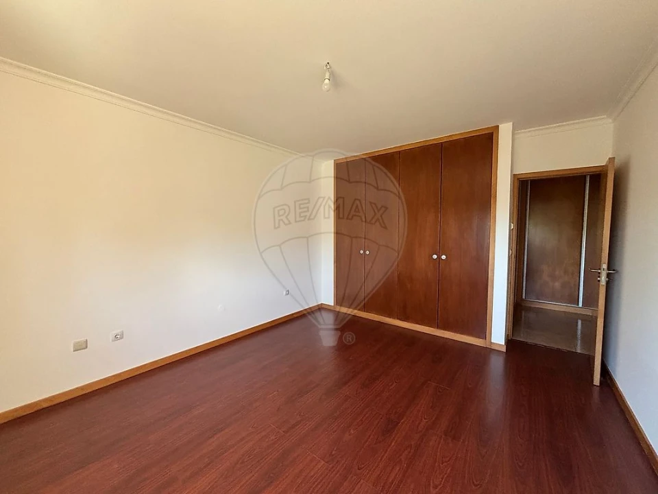 Apartamento T2 para Arrendamento em Ovar, São João, Arada e São Vicente de Pereira Jusã Foto 5