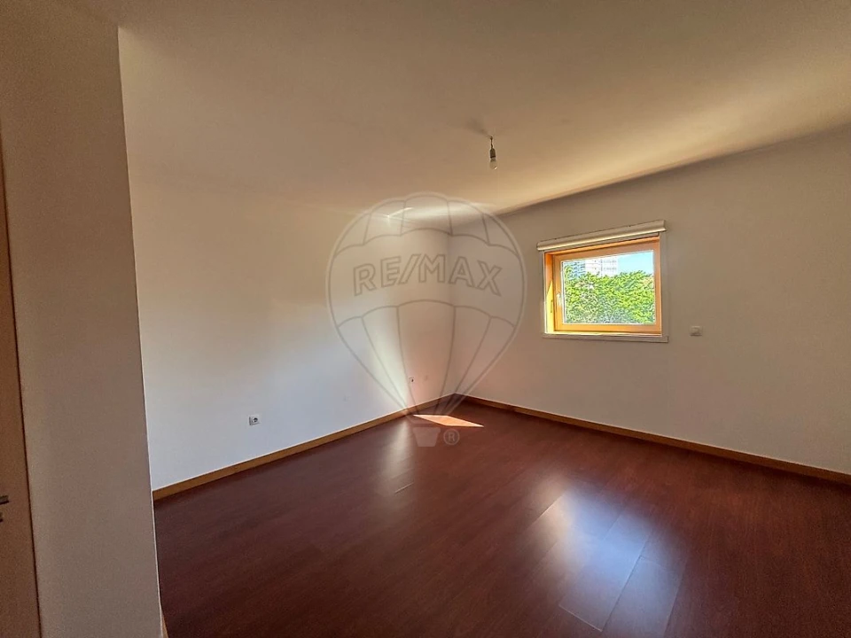 Apartamento T2 para Arrendamento em Ovar, São João, Arada e São Vicente de Pereira Jusã Foto 13