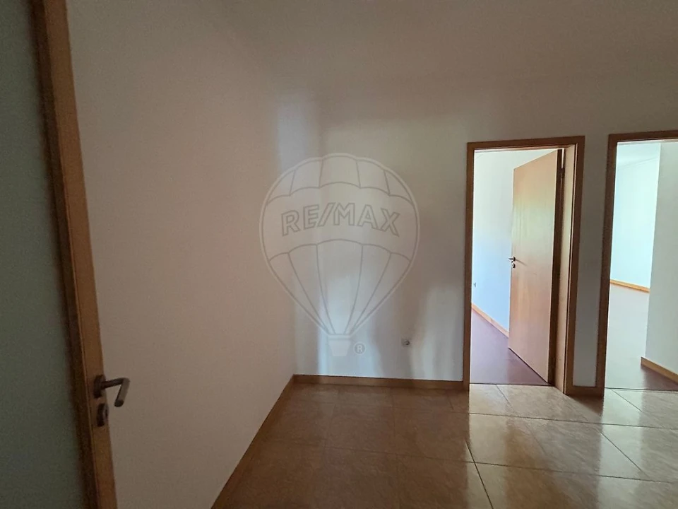 Apartamento T2 para Arrendamento em Ovar, São João, Arada e São Vicente de Pereira Jusã Foto 10