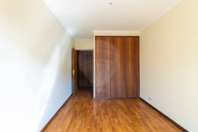 Apartamento T1 para Arrendamento em Paranhos