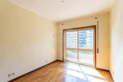 Apartamento T1 para Arrendamento em Paranhos