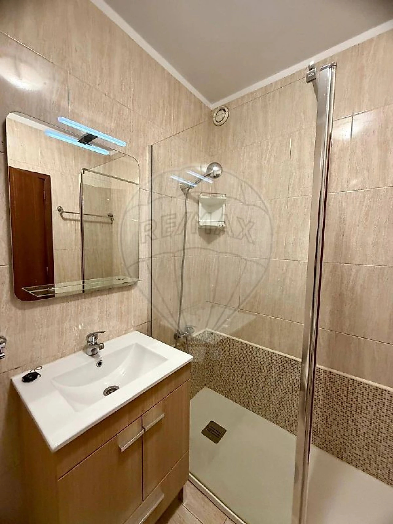 Apartamento T1 para Arrendamento em Paranhos Foto 12