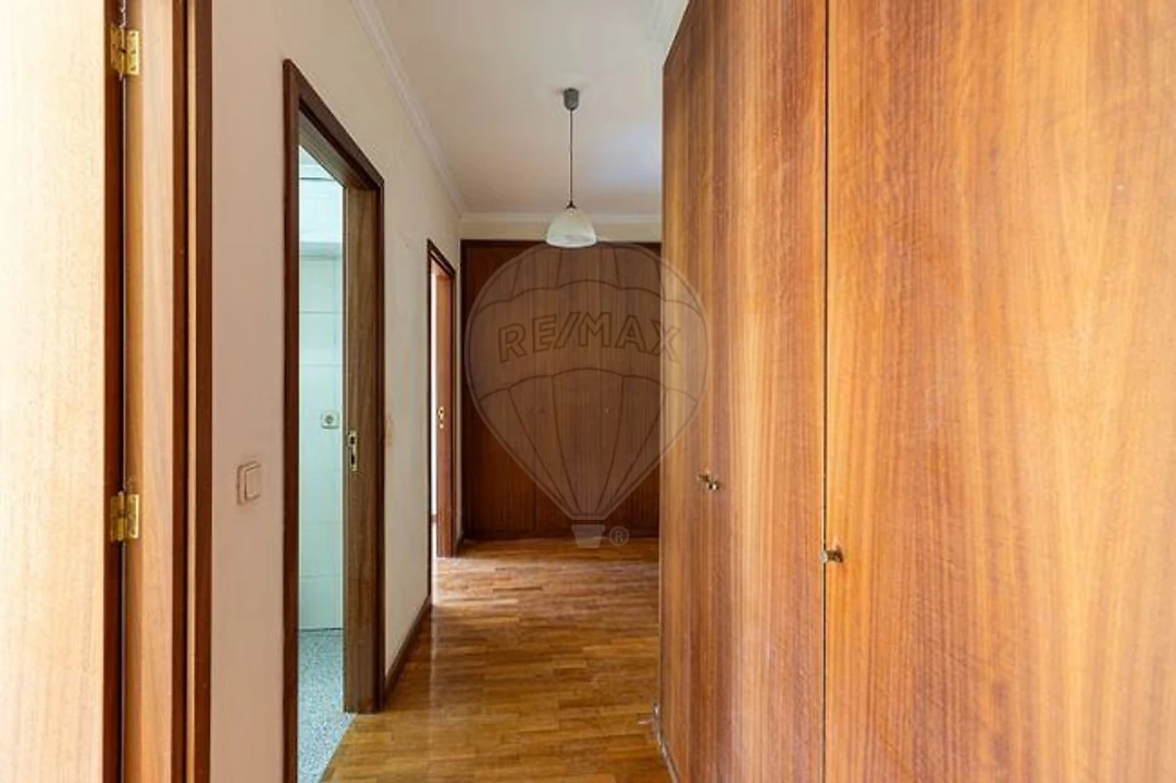 Apartamento T1 para Arrendamento em Paranhos Foto 2